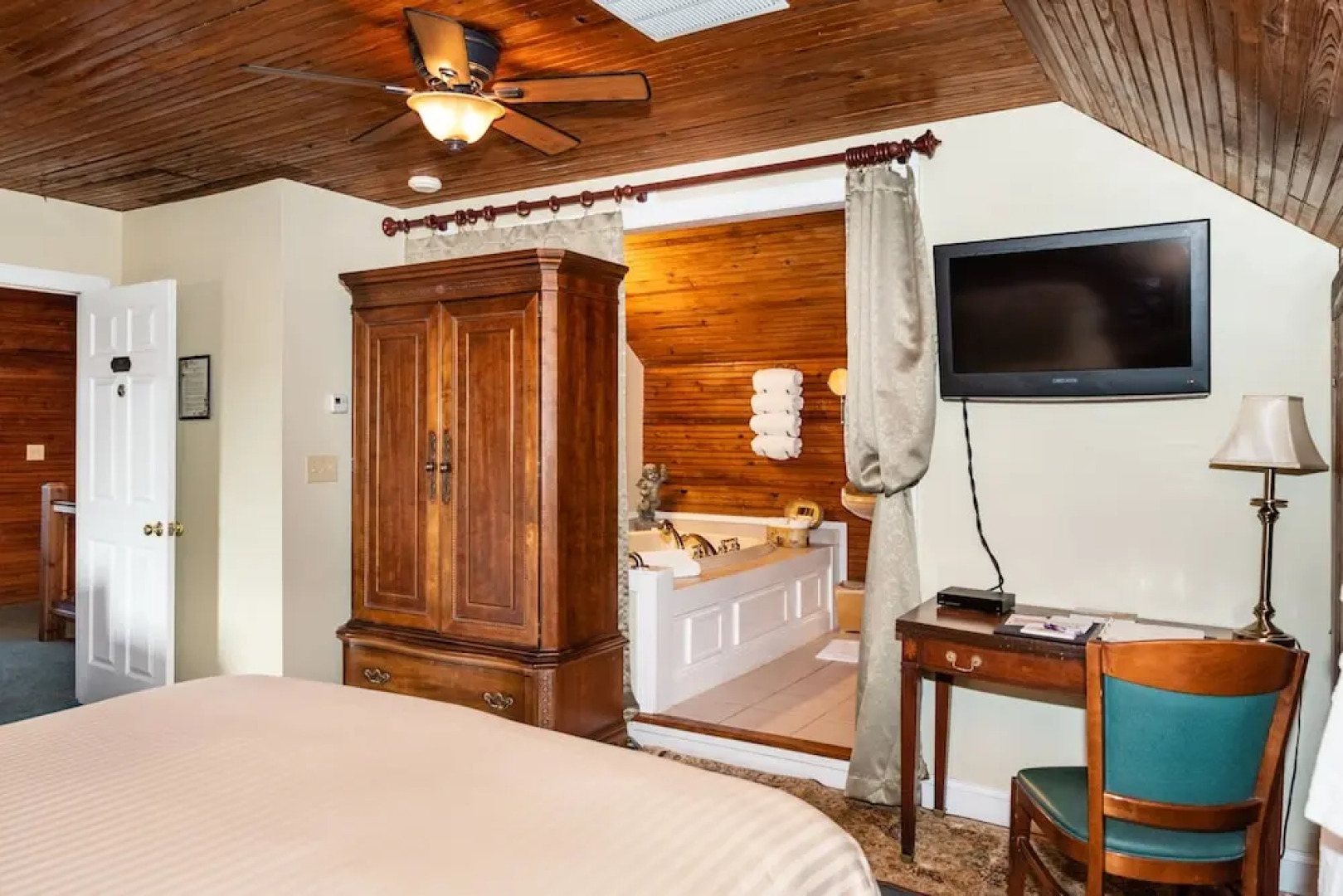 Burke Manor Inn & Pavilion