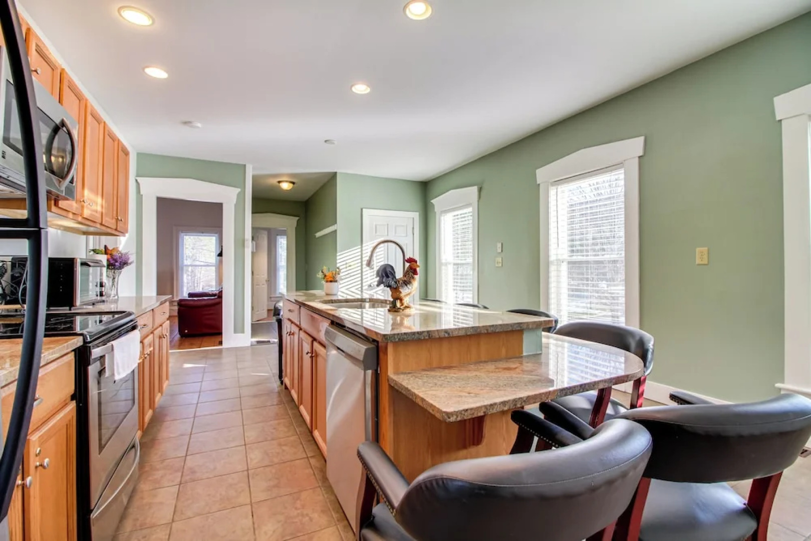 All-season Ludlow Apartment: 3 Mi to Okemo Resort!