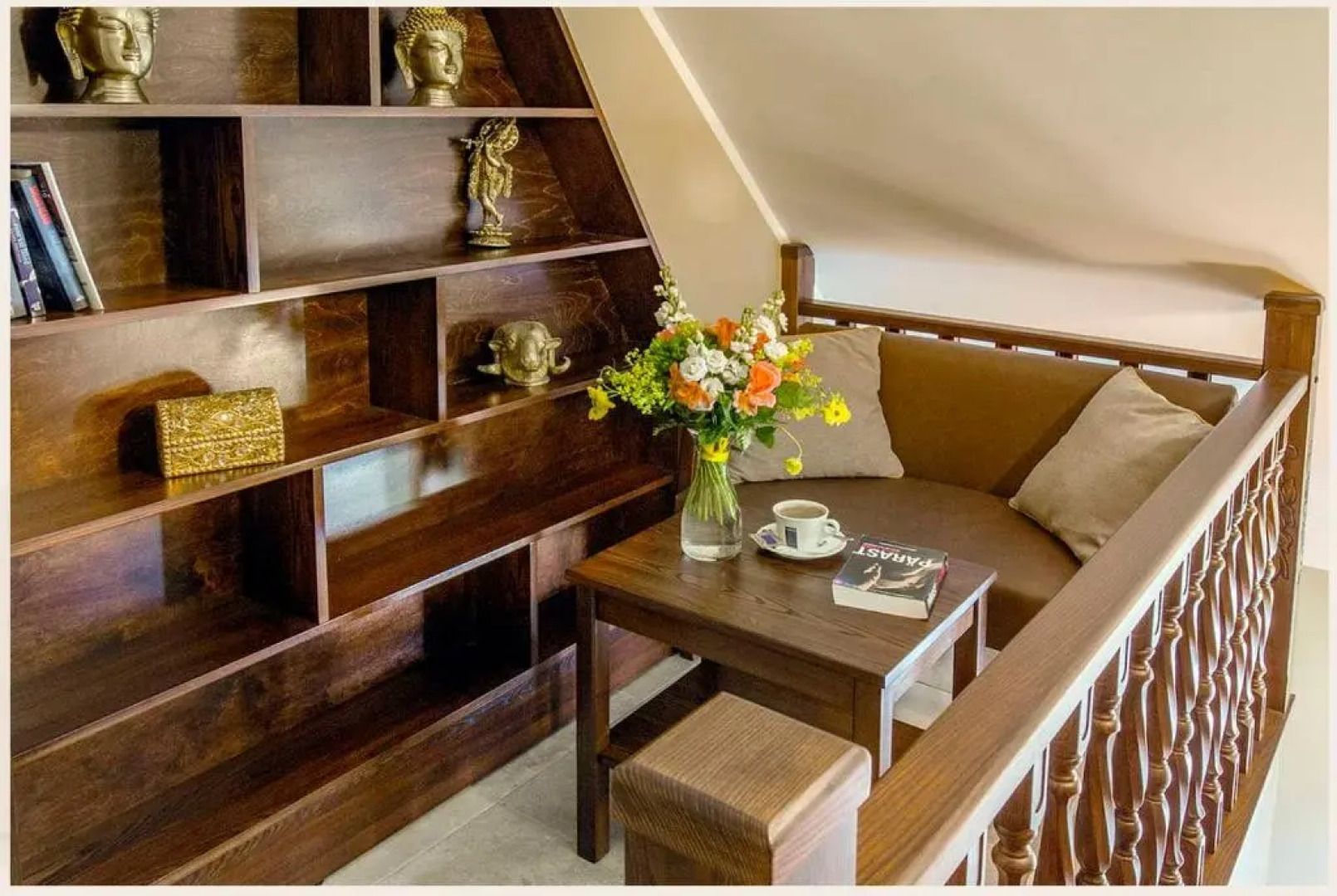 Mandarin Restoran & Hostel