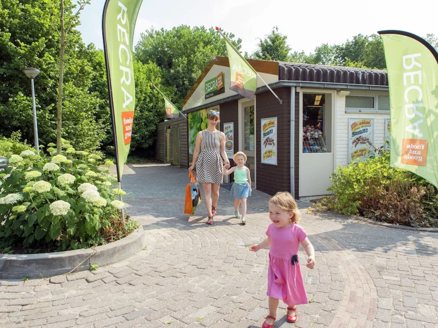 Comfortable Chalet With Combi-microwave, in a Green Area