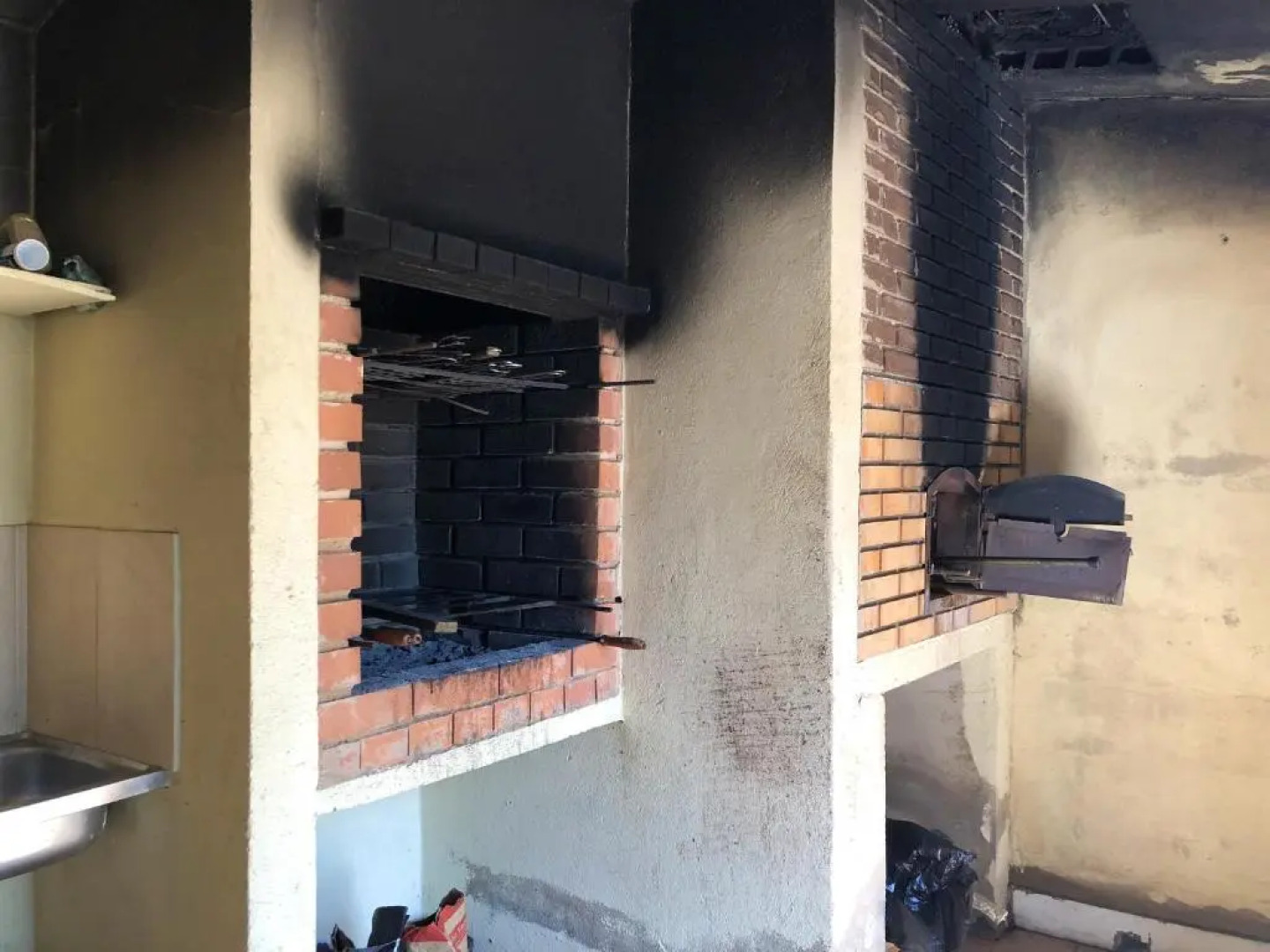 One bedroom bungalow with shared pool enclosed garden and wifi at Silves