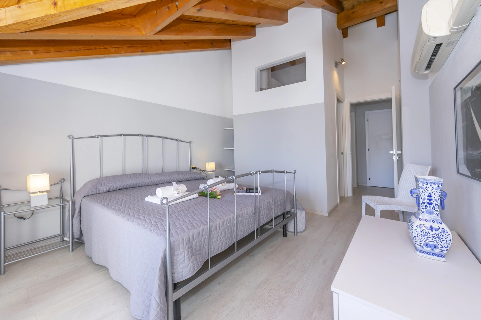 Blu Lake Apartment on Ghiffa Beach