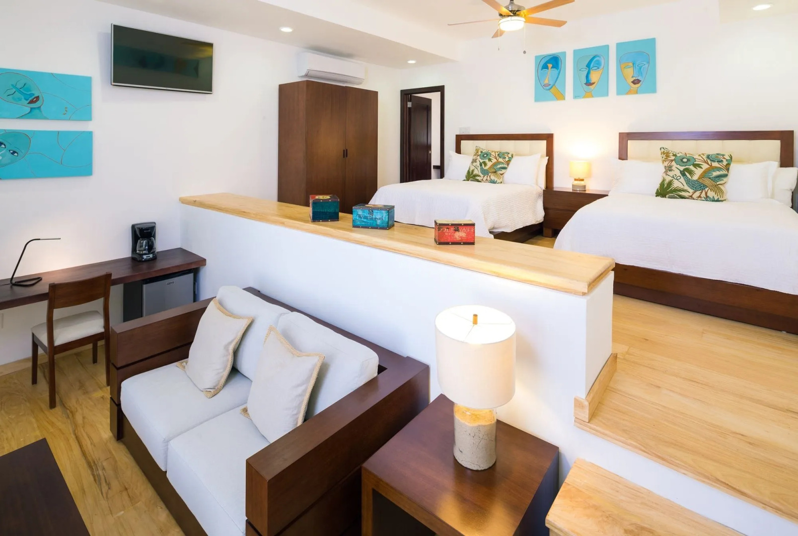 Grand Roatan Caribbean Resort