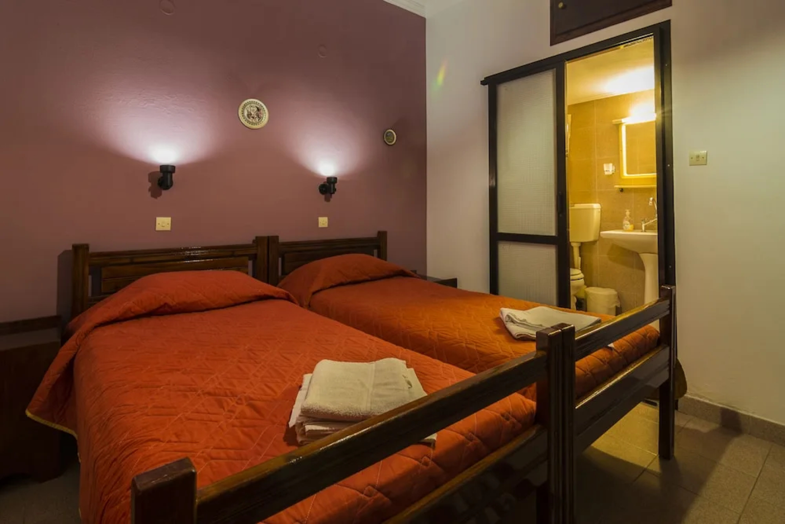 Savas Rooms