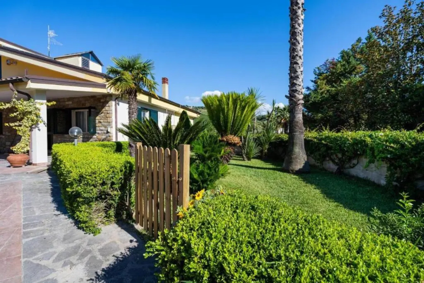 Romantic Apartment With Hot Tub