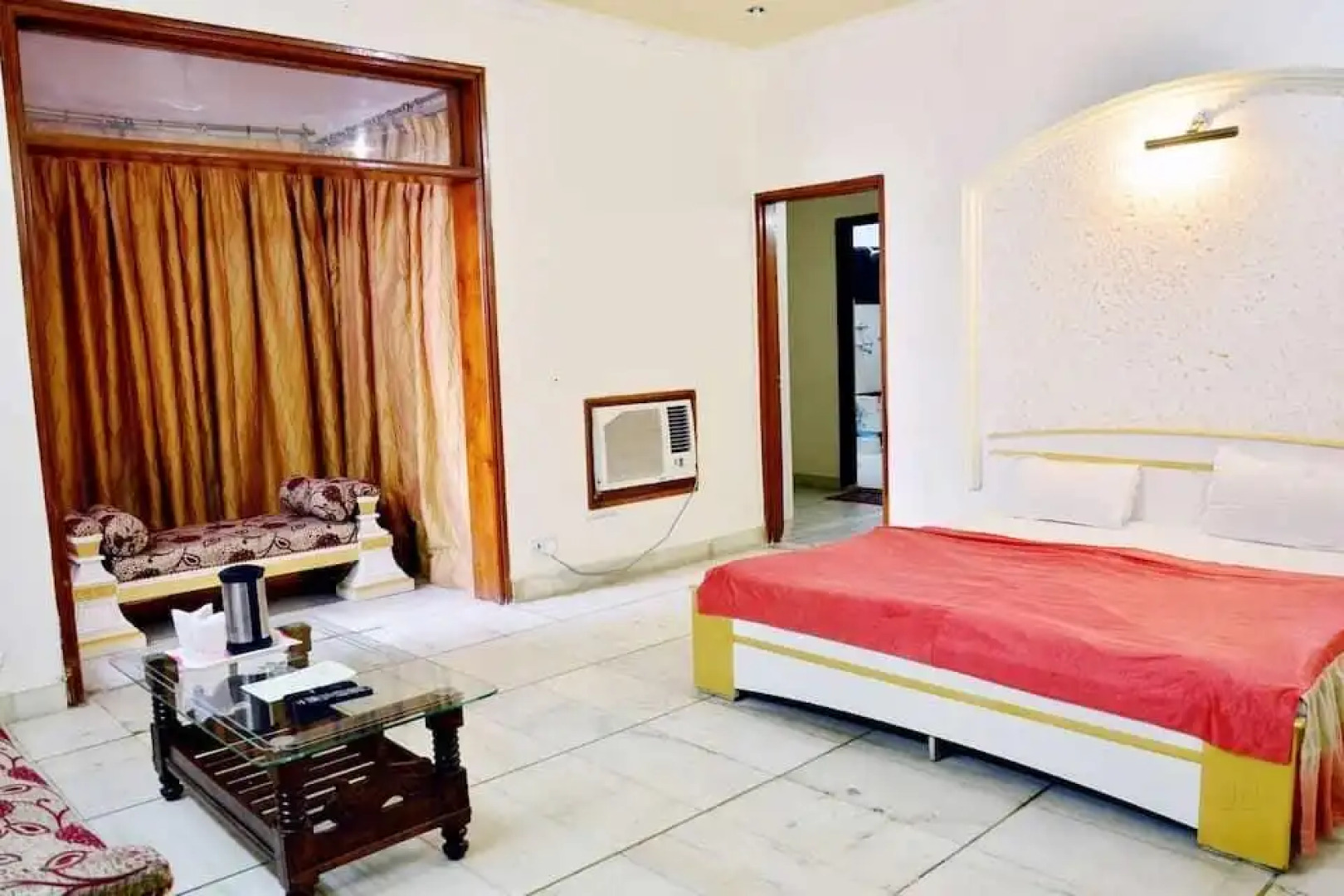 Hotel Mandakini Palace