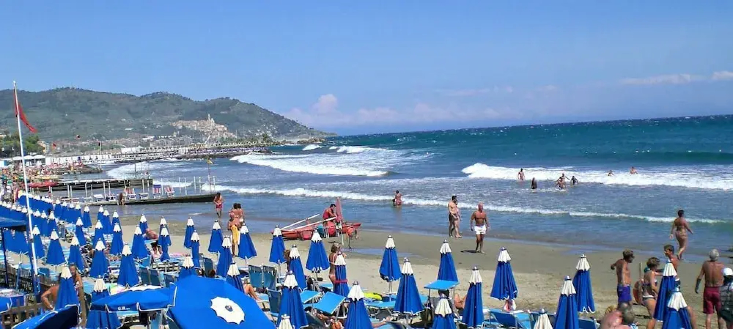 Panoramic Rural House With Garden