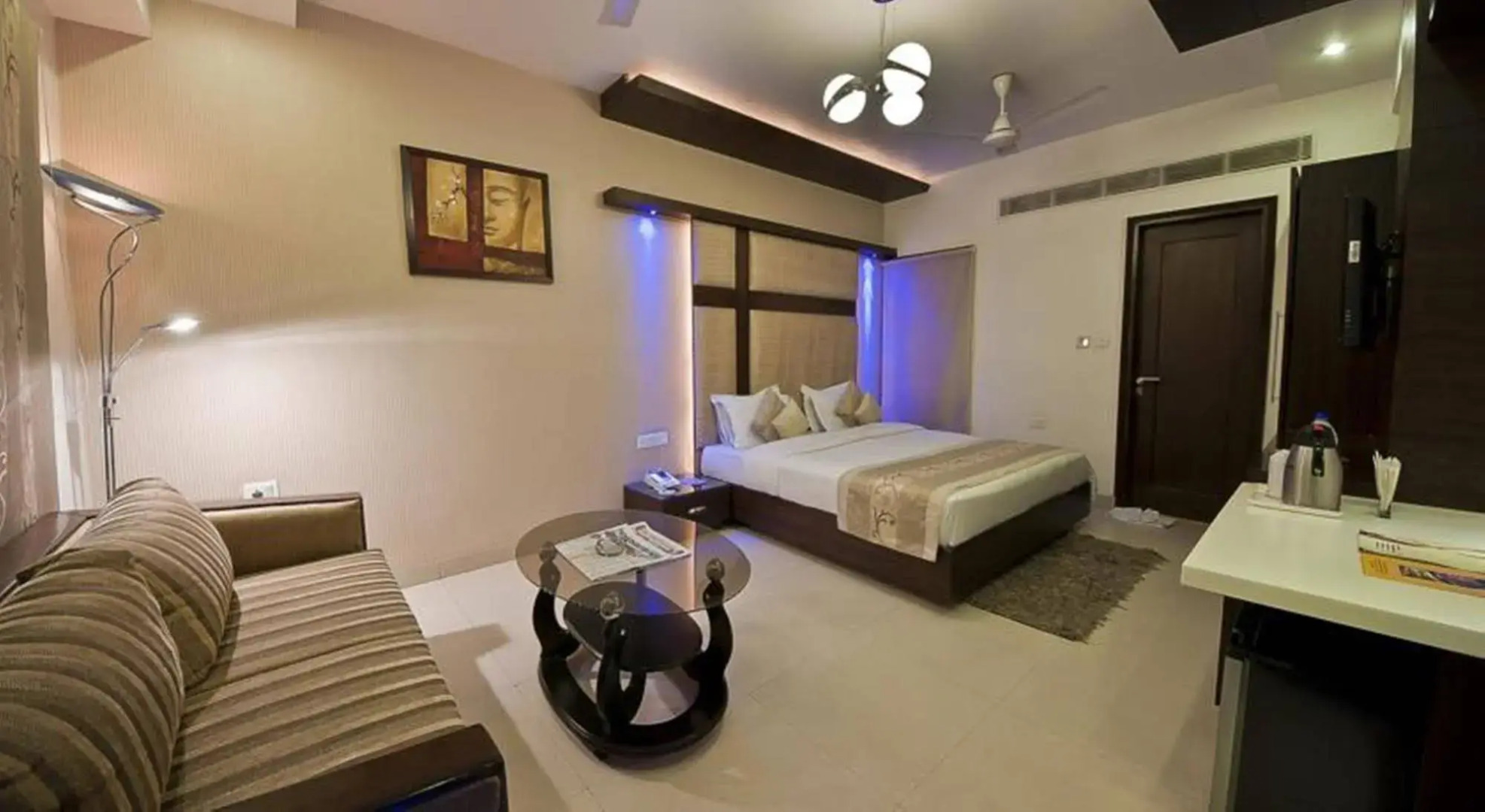 Hotel The Pearl - Newly Renovated in City Centre