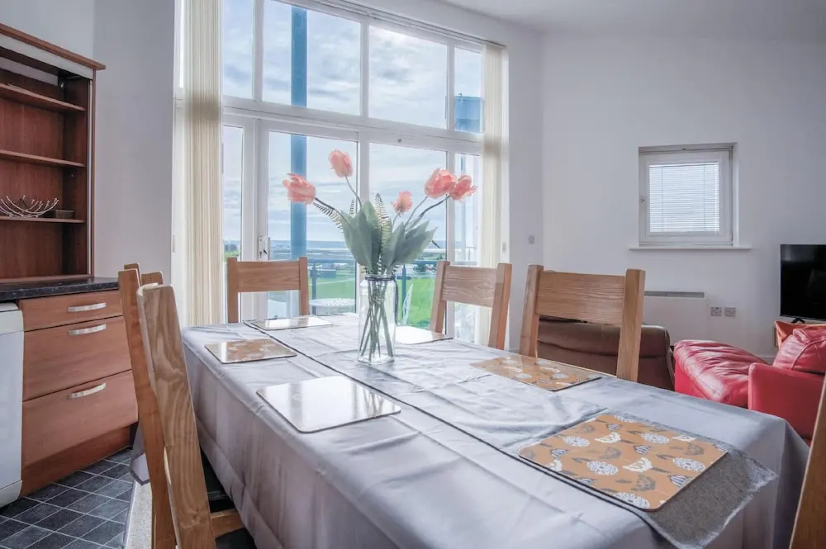 The Penthouse - 3 Bedroom Apartment - Llanelli
