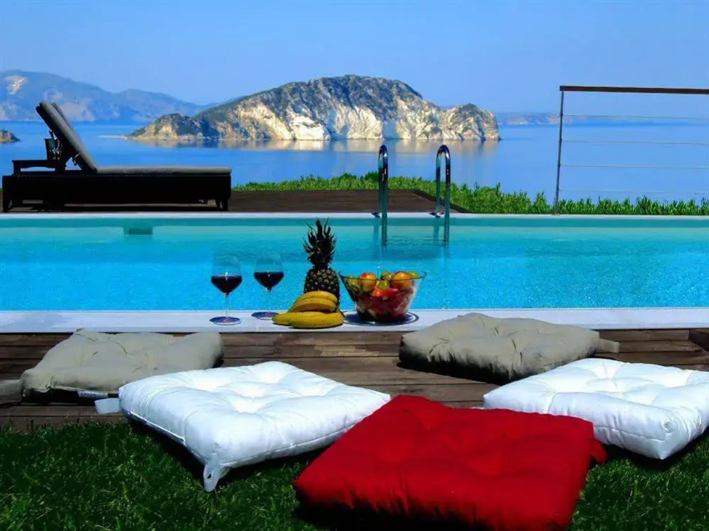 Exensian Villas & Suites