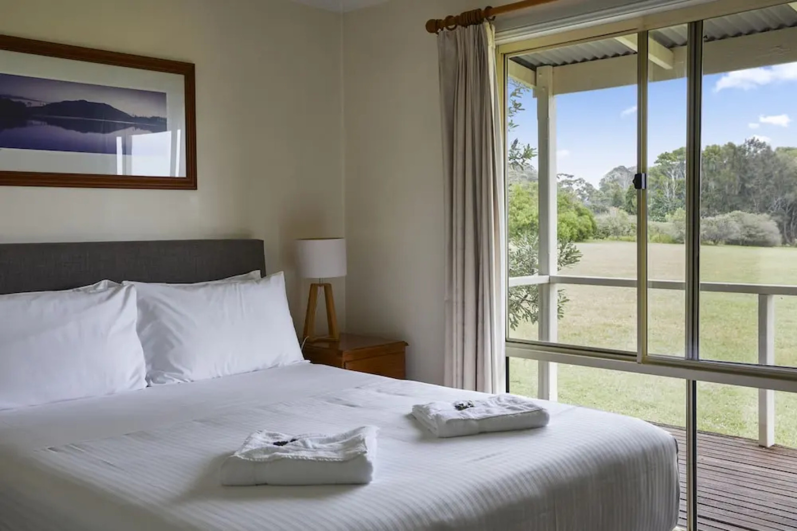 Mystery Bay Cottages