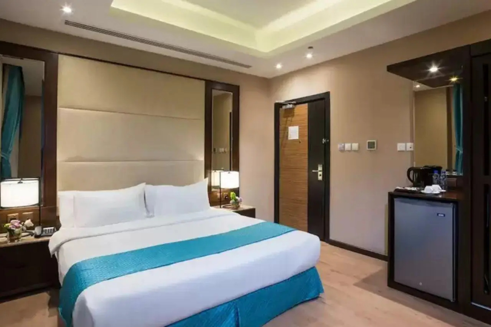 Naviti Warwick Dammam