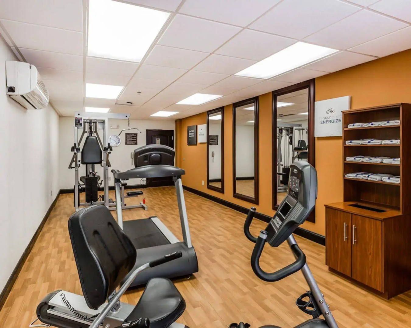 Comfort Suites Clinton near Presbyterian College