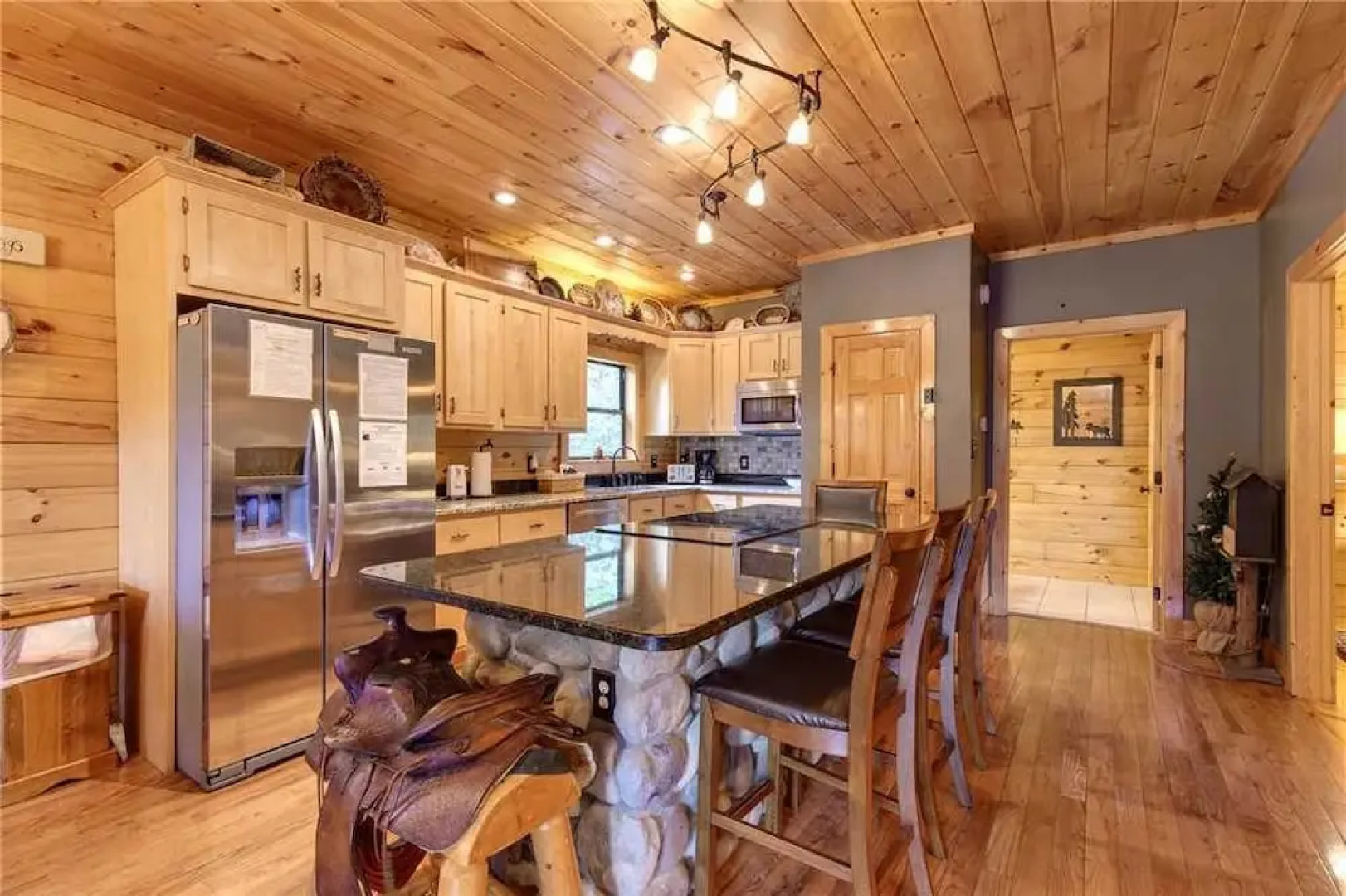 Stonebrook Lodge - Four Bedroom Cabin