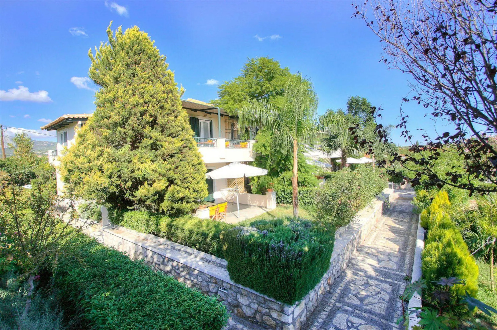 Sunny Garden Apartments