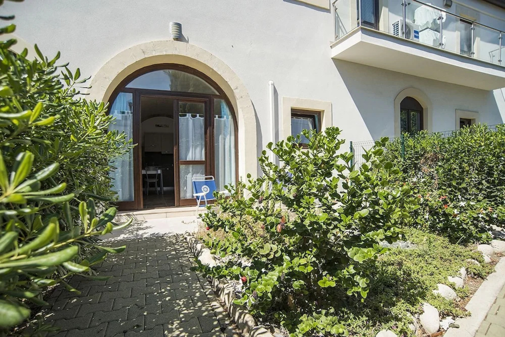 Holiday Nero D'Avola & Caponegro