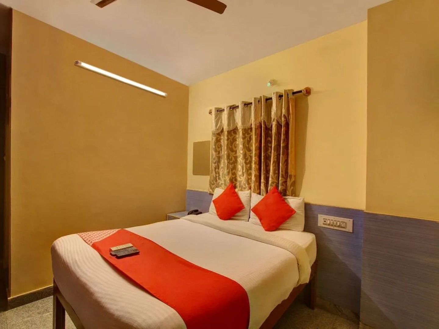 OYO 2420 Ashwa Comfort