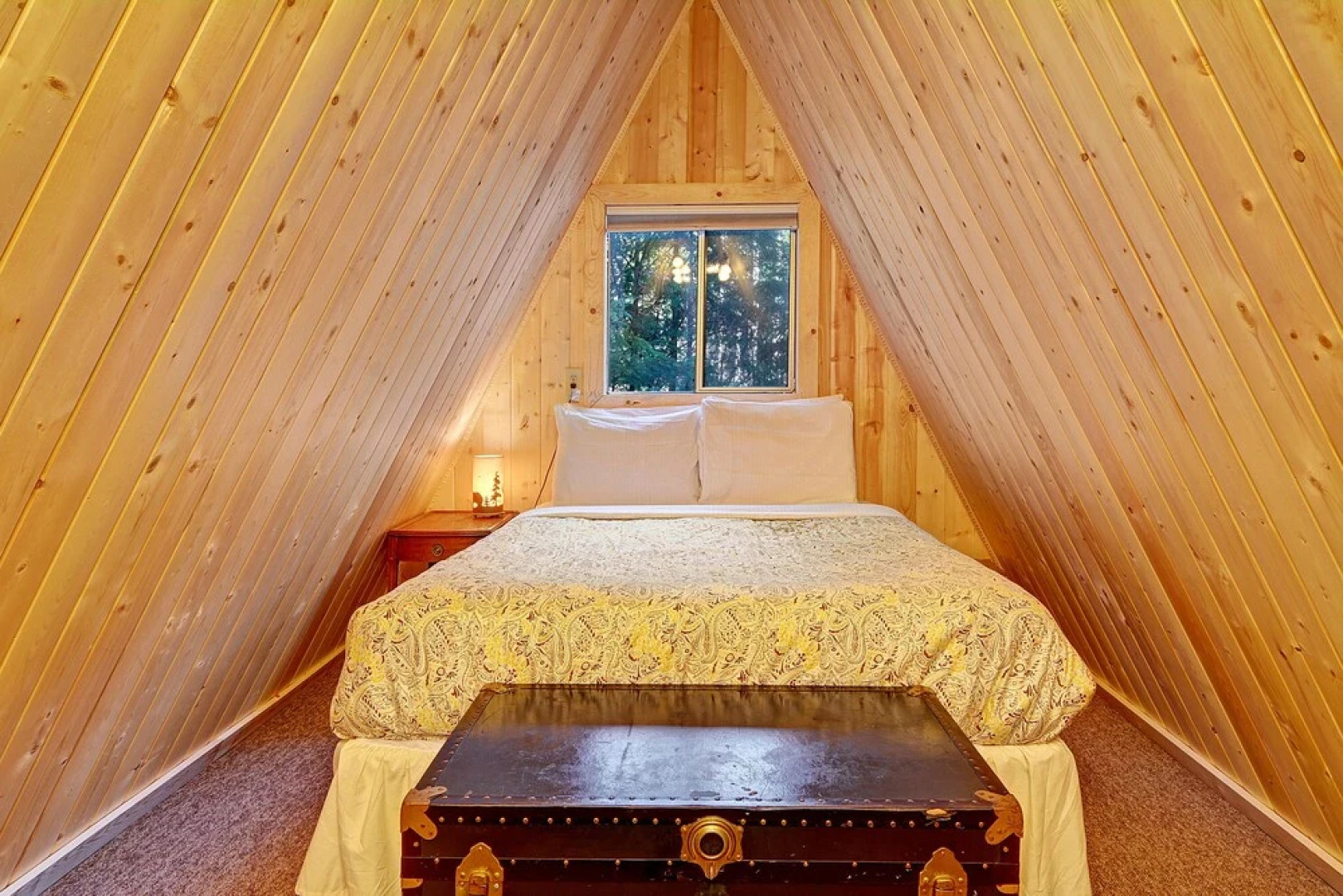 Alpine A-Frame - Two Bedroom Cabin with Hot Tub