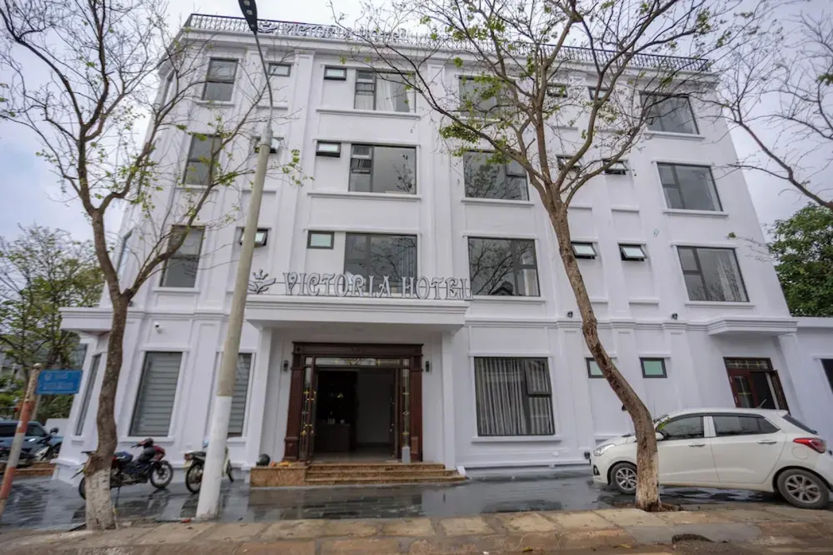 Victoria Hotel MC - by BAY LUXURY