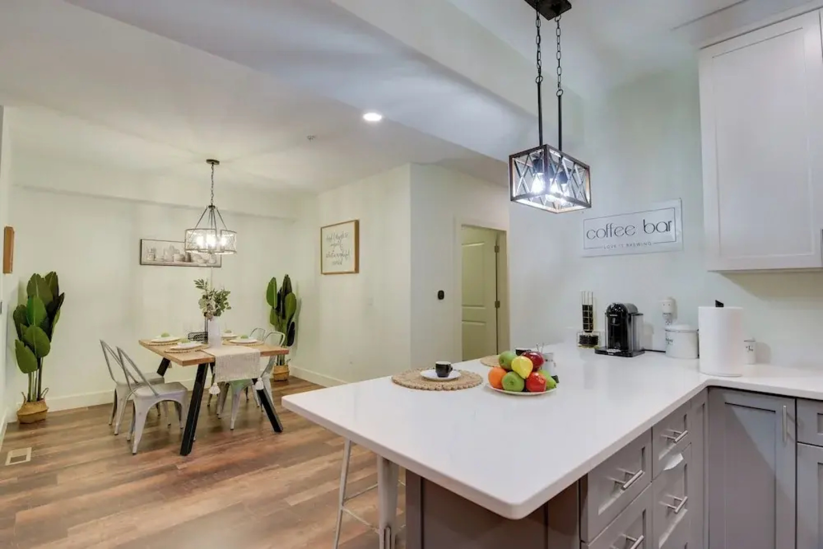 Walk to Lititz Springs Park: Dtwn Apt!