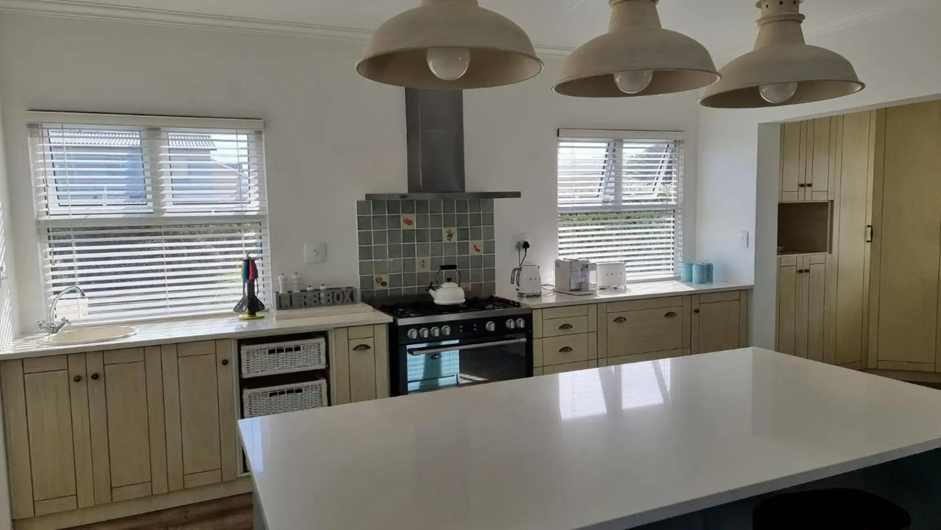 Beautiful Cottage Fantastic Beach