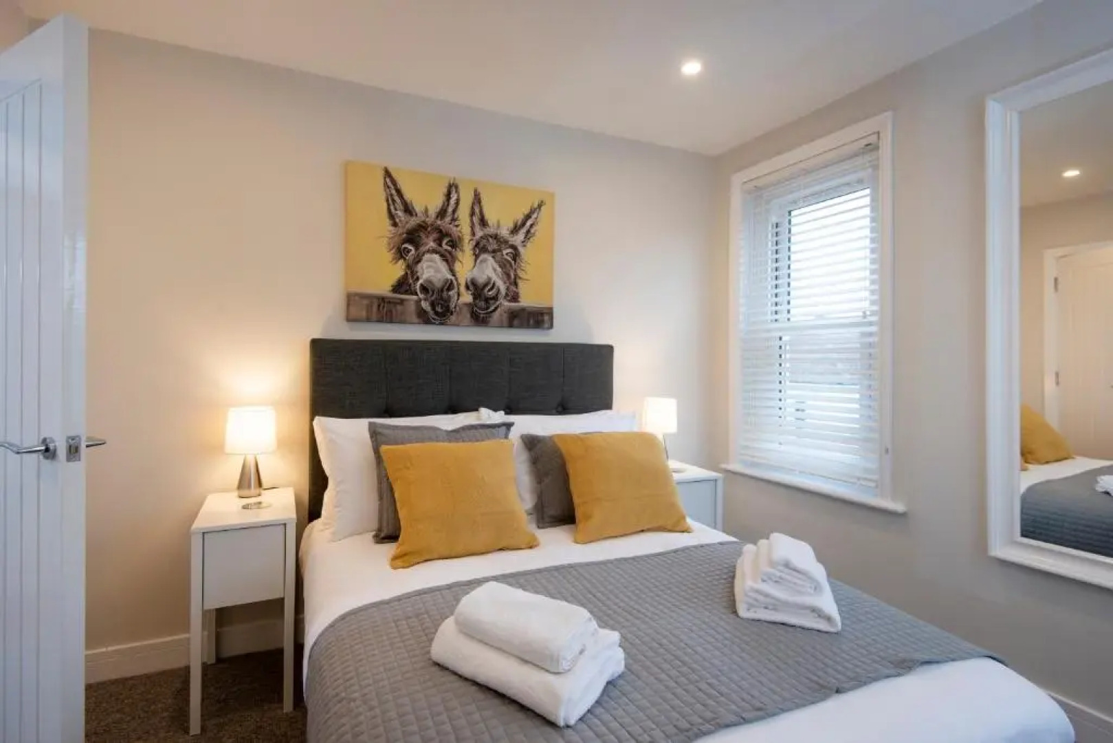 Oliverball Serviced Apartments - Flat D - Modern, top floor, 2 bedroom, 2 bathroom apartment in Central Southsea