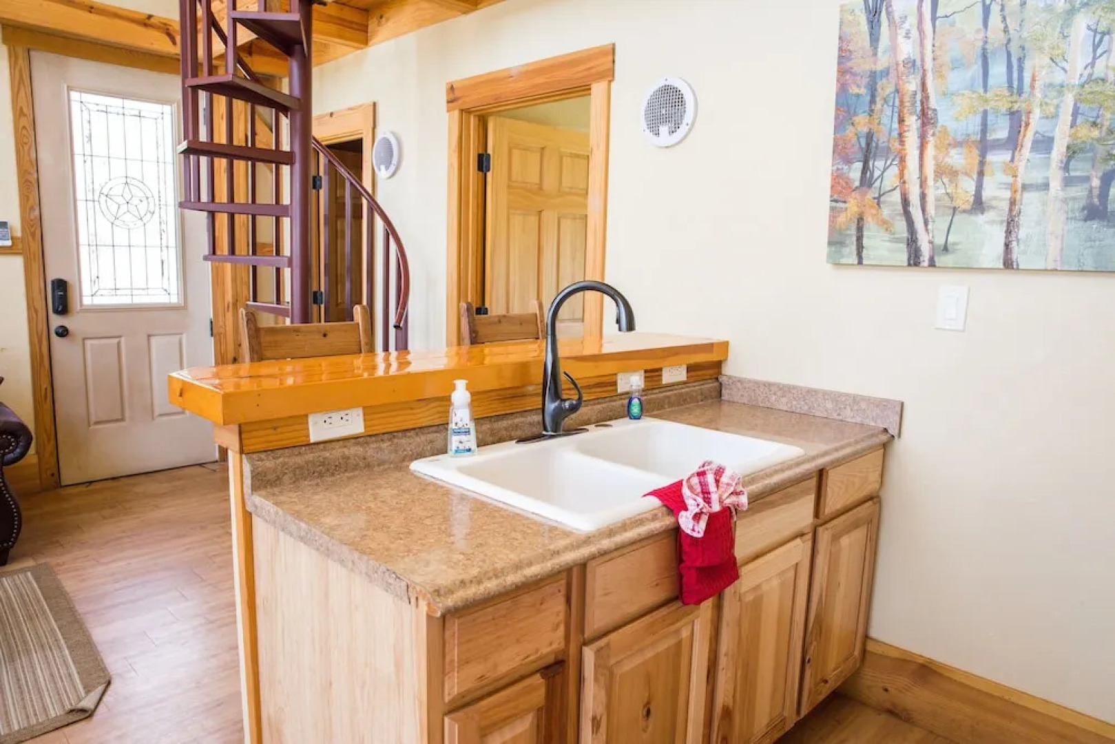 River Rd. Treehouses-Mourning Dove Haus