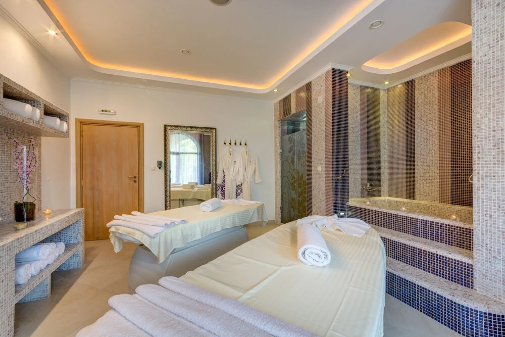 Esteban Apartcomplex