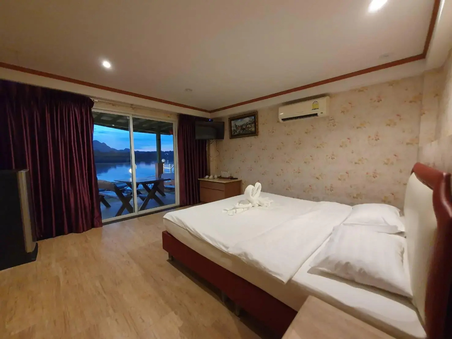 Golden Dragon Resort