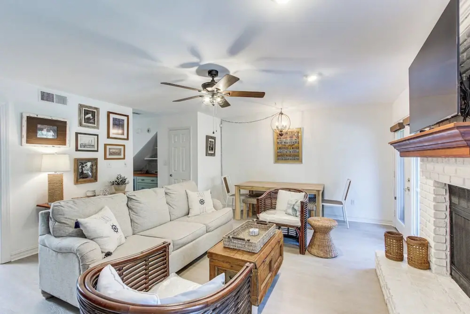 Inviting Home w/ Golf Course View in Diamondhead!