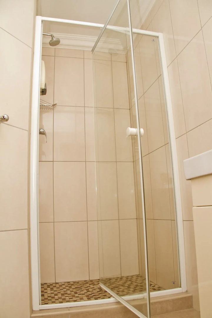 Del Roza Guest House