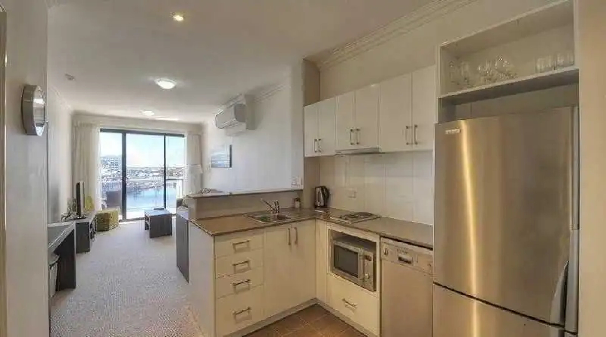 Quality Suites Crest Mandurah