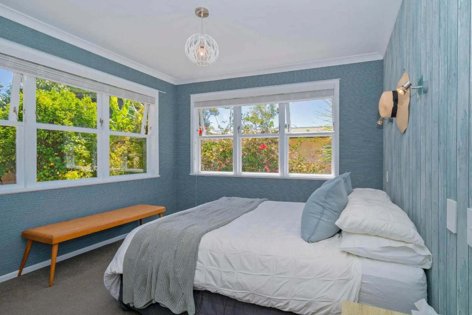 Magnolia Cottage - Kuaotunu Holiday Home