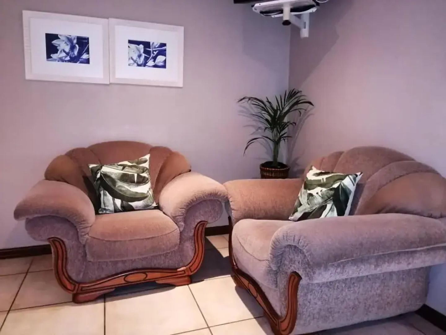 Tropical Seaside Suite 8