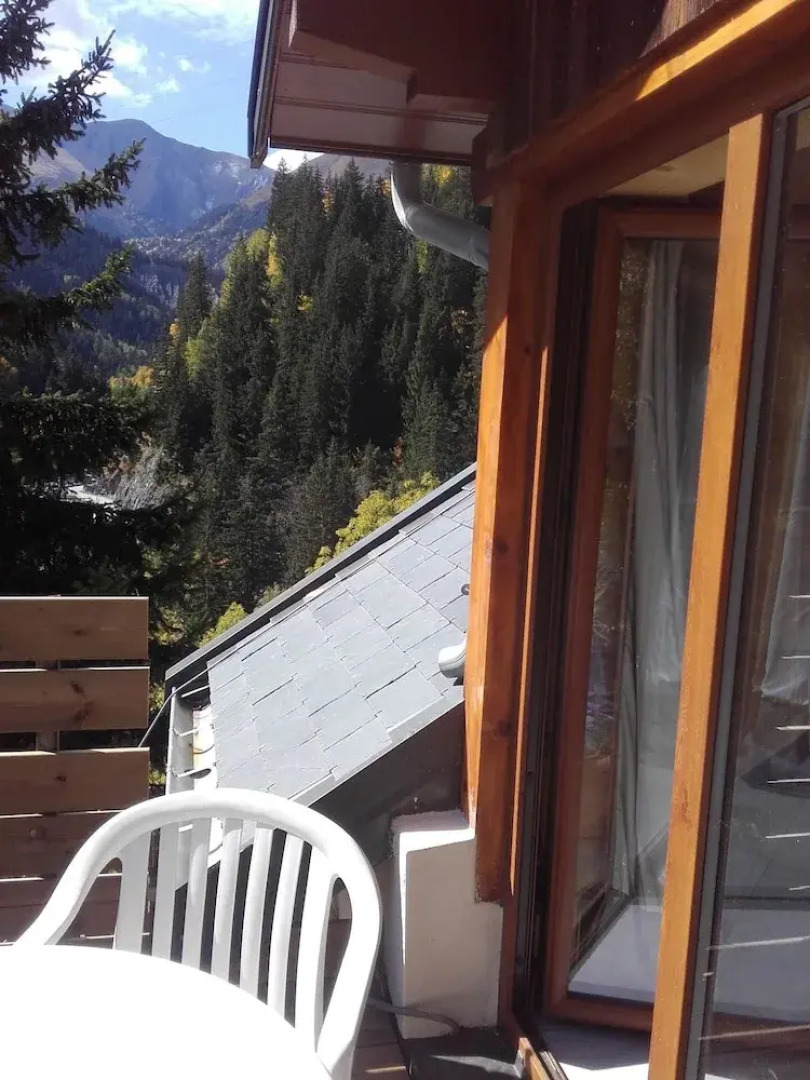 Studio in Saint-jean-d'arves, With Wonderful Mountain View, Furnished Garden and Wifi - 6 km From the Slopes