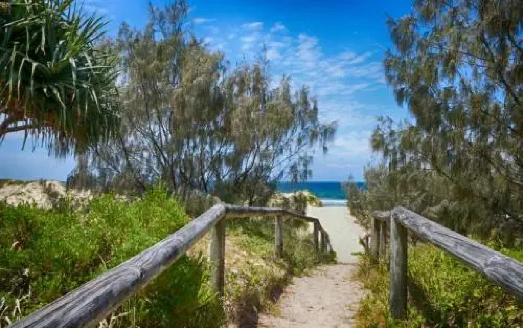 Barefoot Bungalow - Castaways Beach