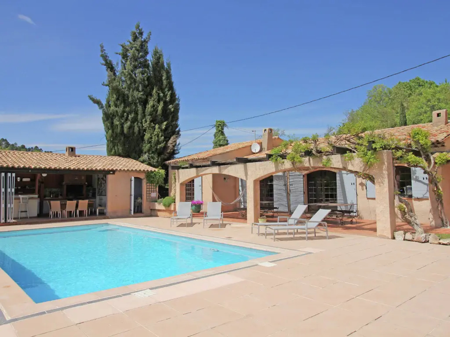 Luxurious Holiday Home in Salernes With Private Pool