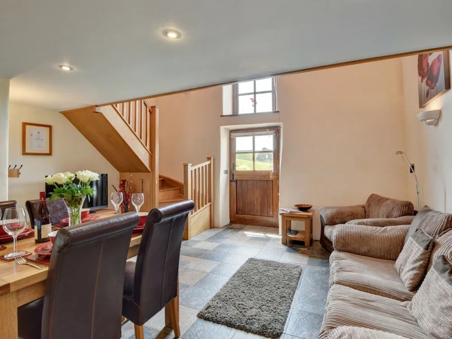 Lovely Apartment in Converted, Stone Barn Located in Tiverton