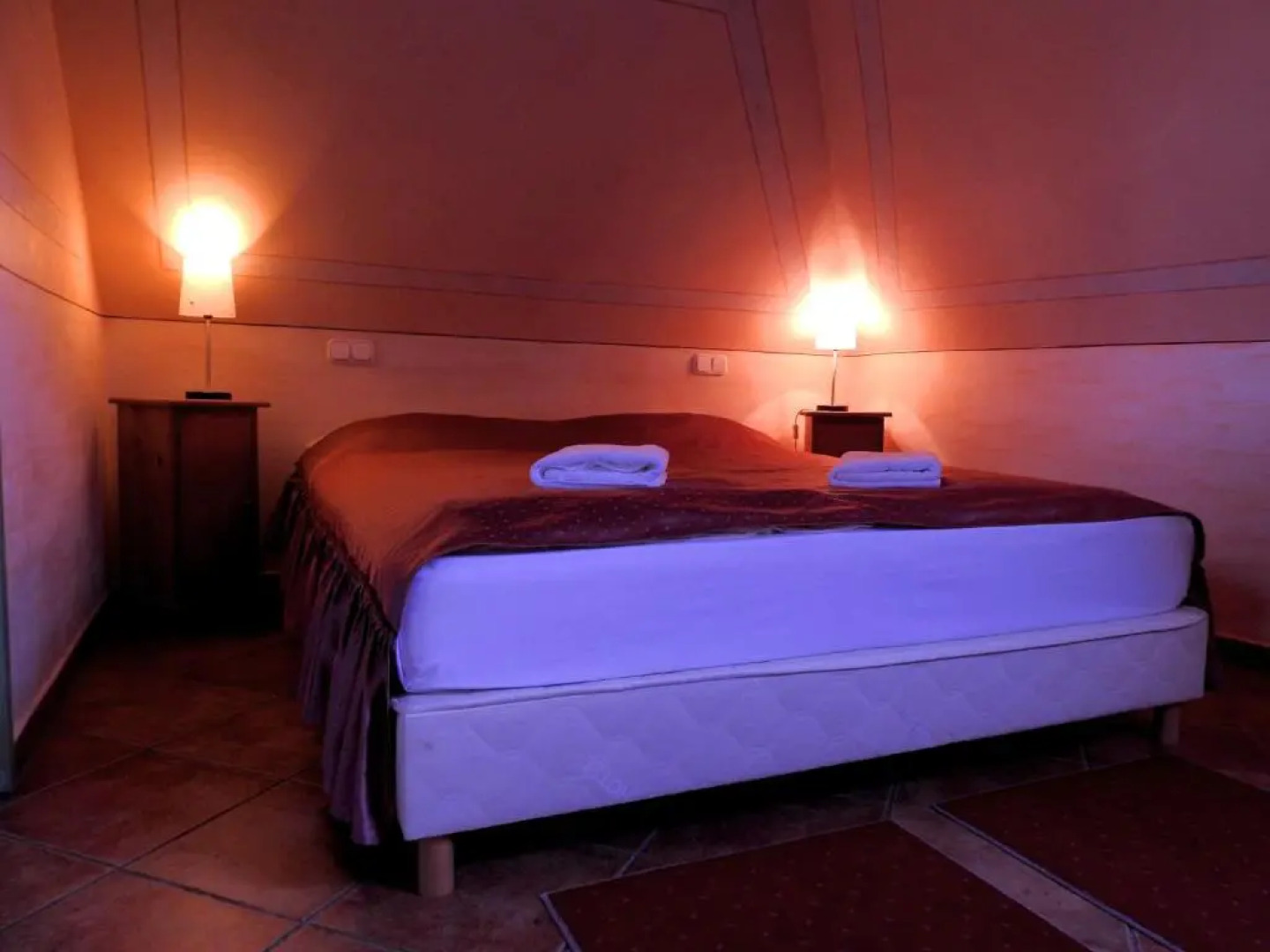 Charlie Vendéglő & Panzió