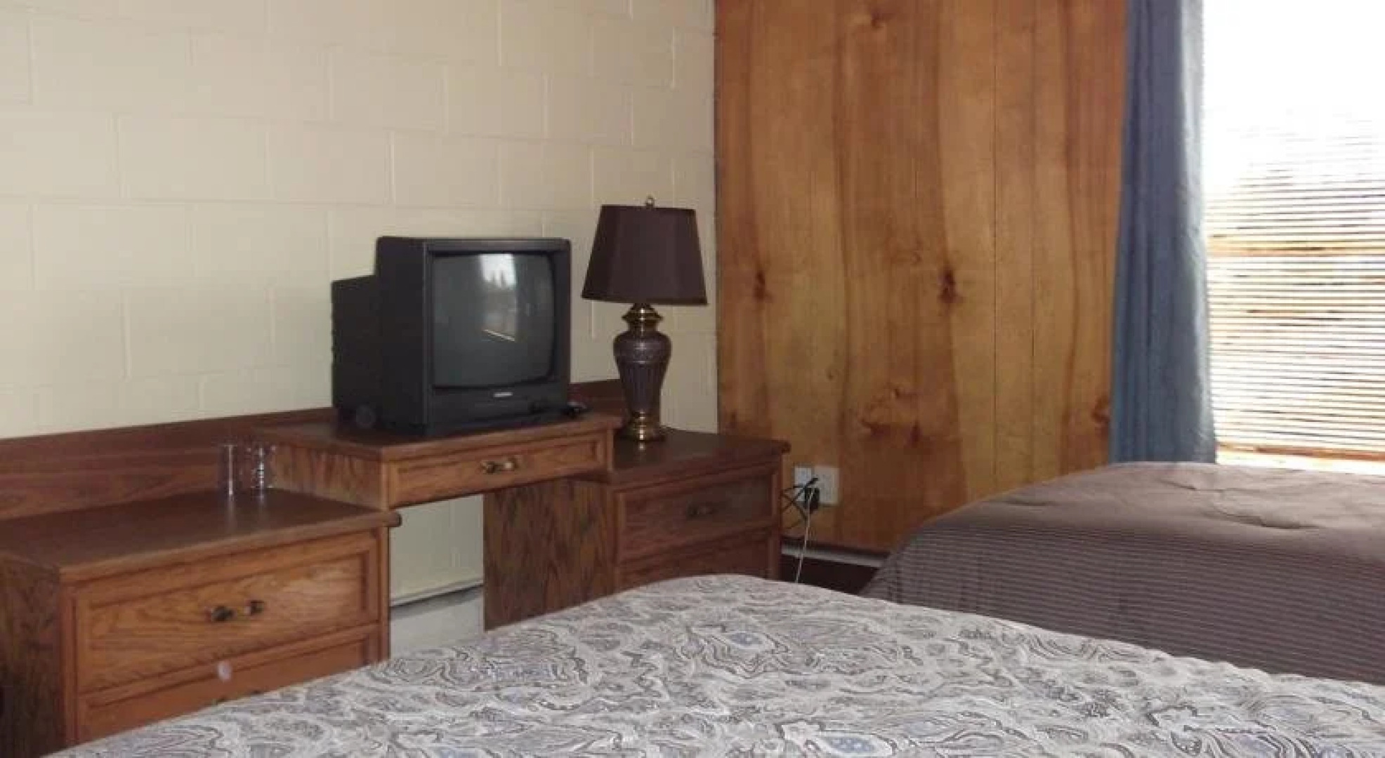 Quinsam Hotel & Hostel