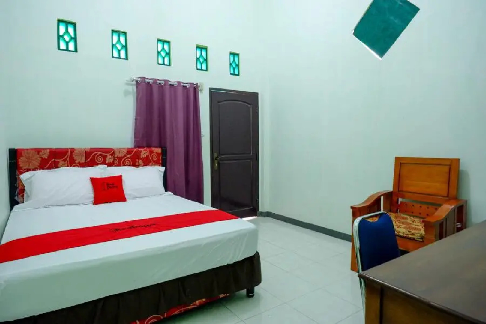 RedDoorz near Universitas Cokroaminoto Palopo