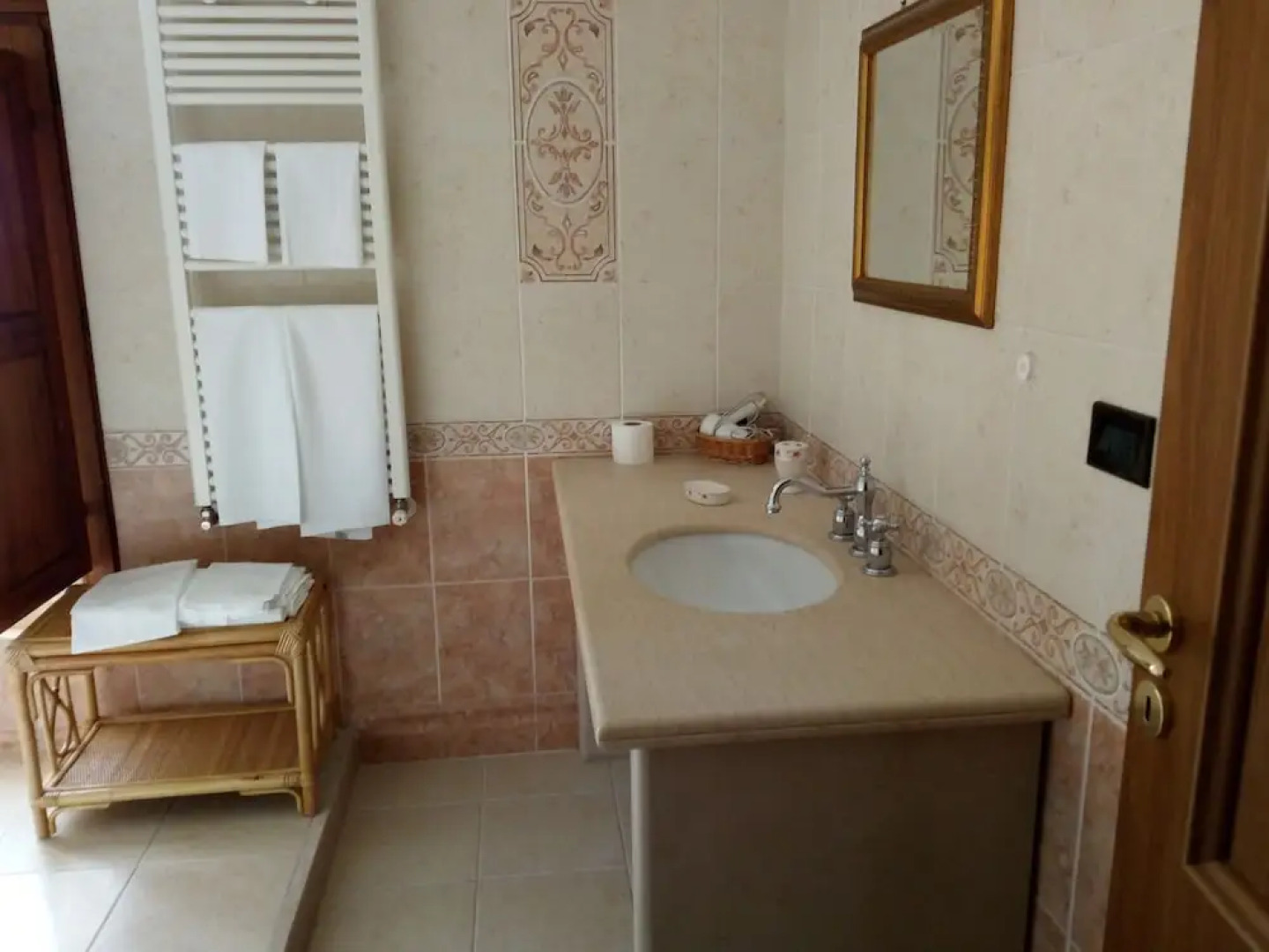 Tavernola - Locanda Di Campagna