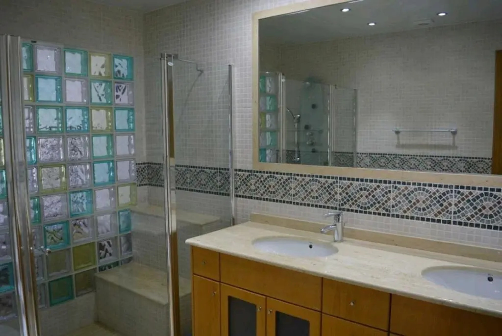 R116 Casa adosada con piscina privada en Cunit