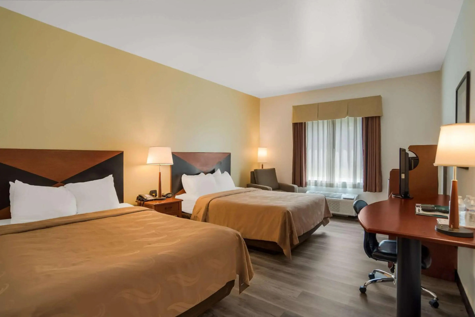 Quality Inn & Suites Chambersburg Northeast