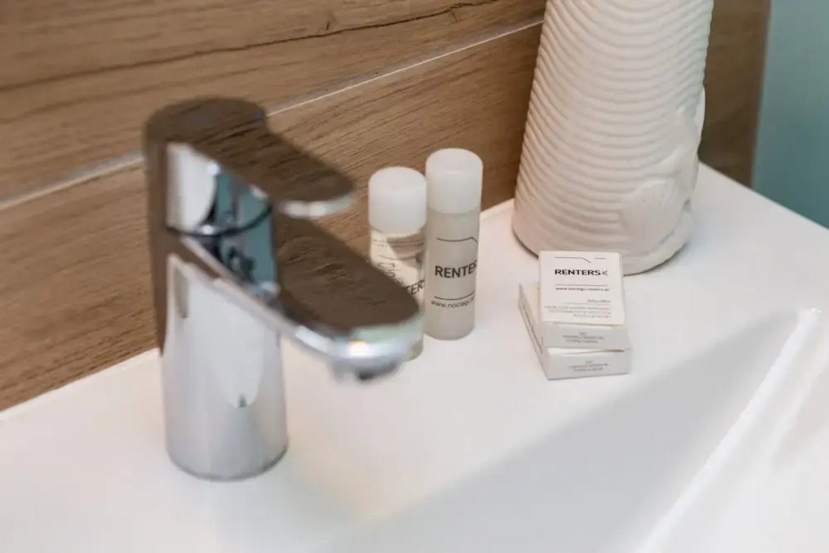 Marine Apartment 9B by Renters