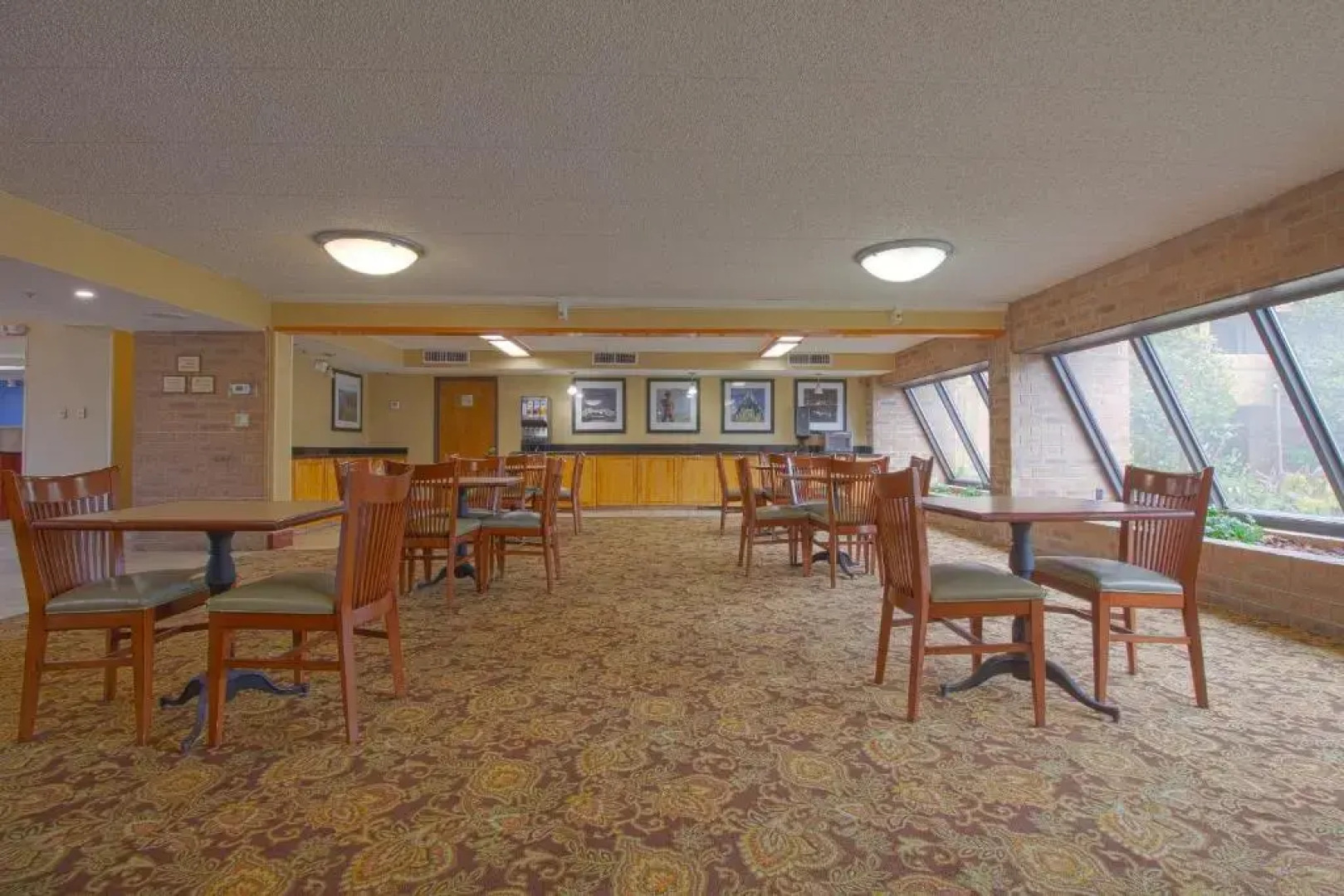 Tulsa Square Hotel Central, I-44 By OYO