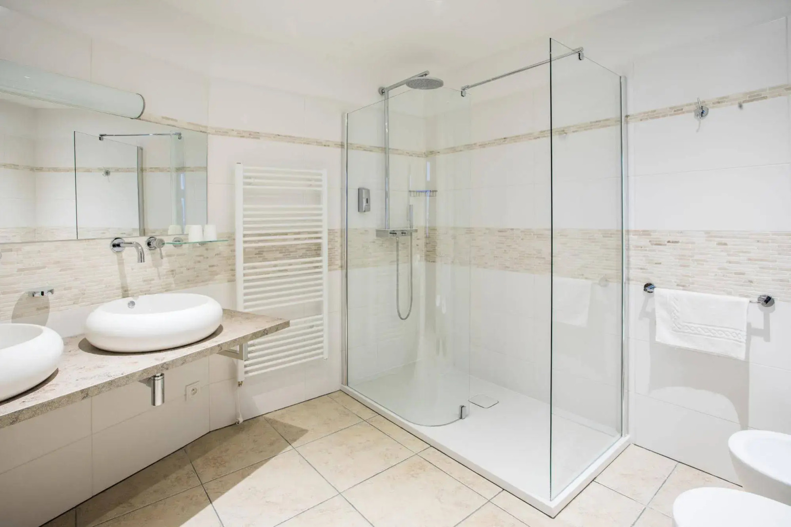 Aurus by Adrez Living