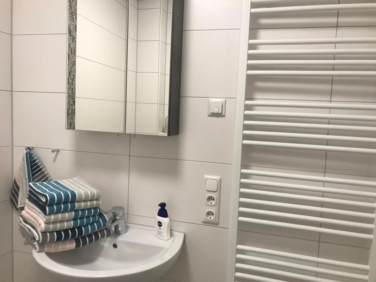 Ostfrieslands Perle Ferienwohnung an der Nordseeküste, Sauna, Terrasse, Garten, ruhige Lage, WLAN