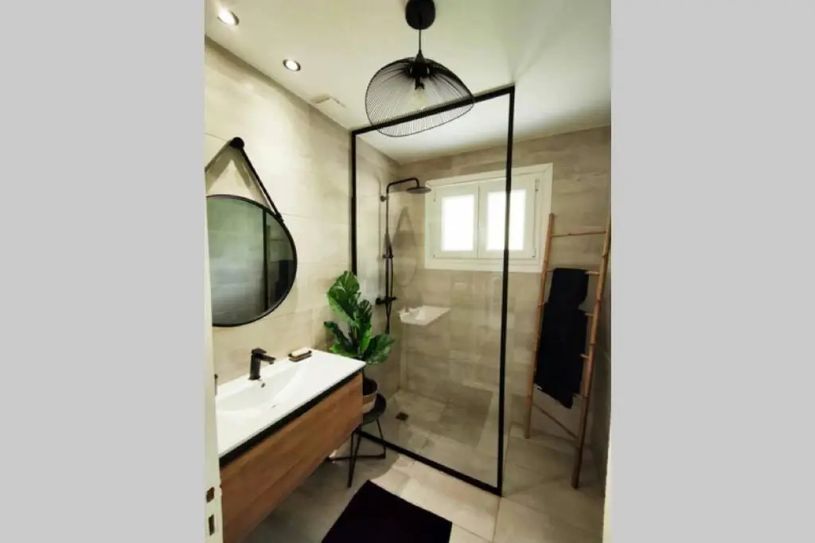 Villa Auxerre luxe Piscine Intérieure proche Paris sans Vis-à-vis