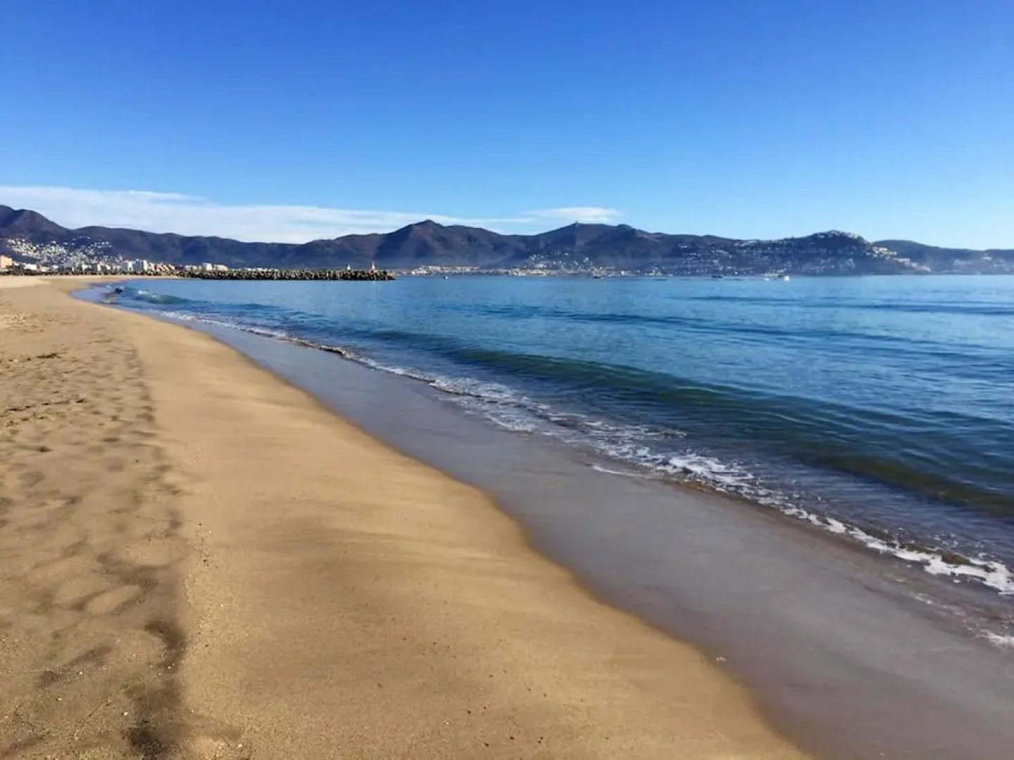 Apartment With 2 Bedrooms in Empuriabrava, With Wonderful sea View, Fu